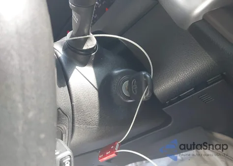 2015 Toyota Highlander Le/Le Plus z USA, uszkodzony, nr VIN 5TDBKRFH2FS155479